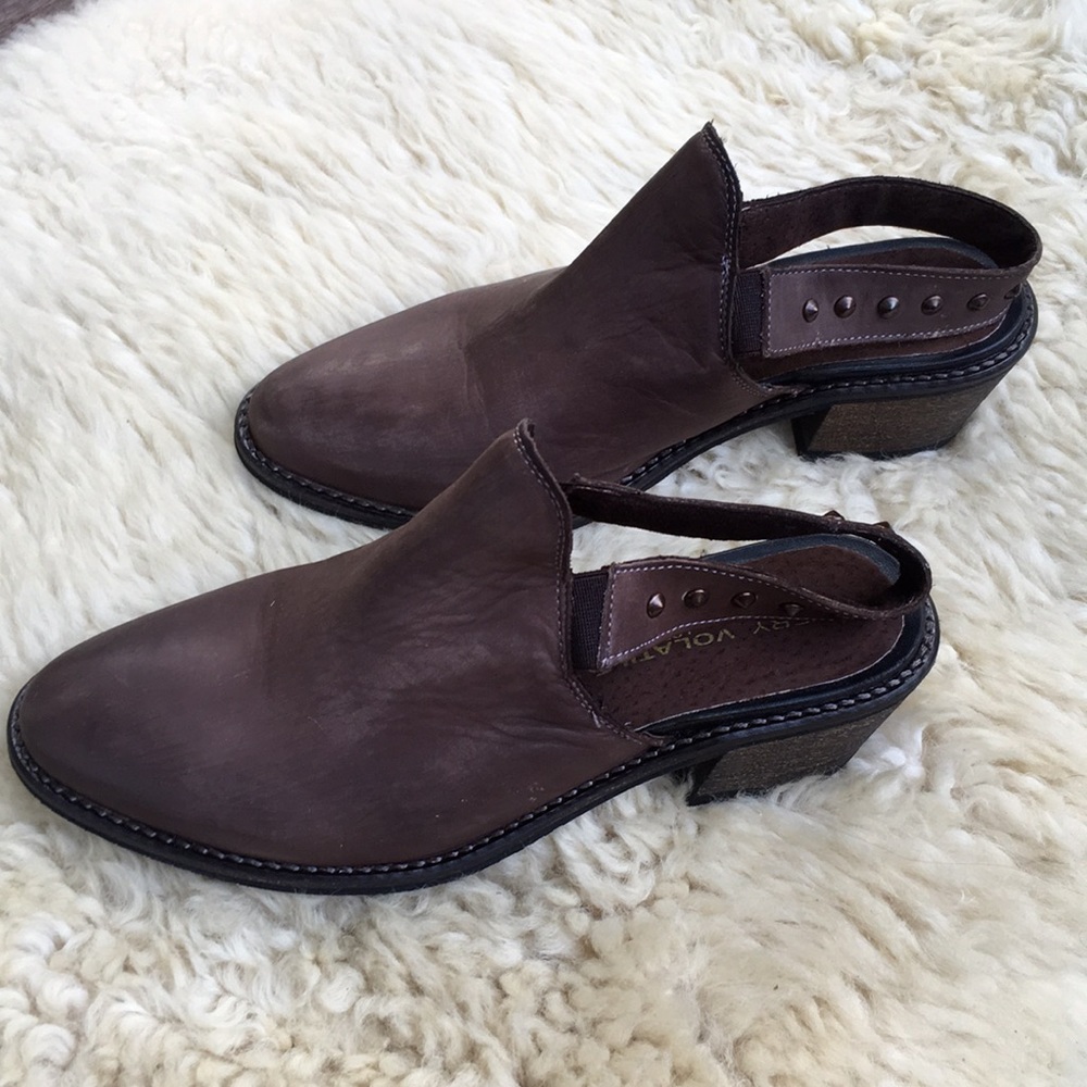 Very Volatile Leather Mules Size 8